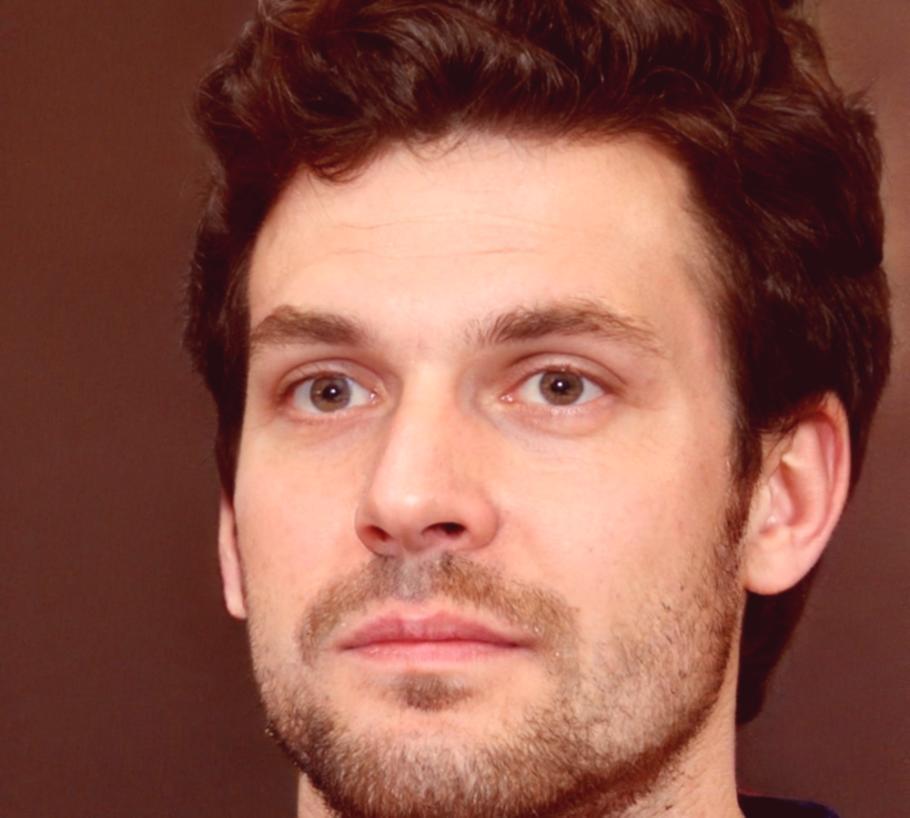 Lehrerin während einer Online-Sitzung mit Schülern